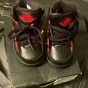 Size 5c never worn. Brand new.